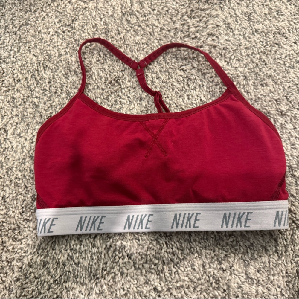 Nike Red Athletic Sports Bra with Seamless Design